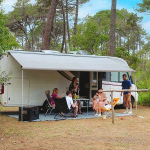 Nástěnná kazetová markýza Fiamma F45 L 450 (výsuv 250 cm, titan, královská modř) 312320 Nástěnná kazetová markýza Fiamma F45 L 450 (výsuv 250 cm, titan, královská modř) 312320